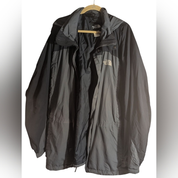 The North Face. Men's Jacket. With Hood. Grey And Black. Lined.